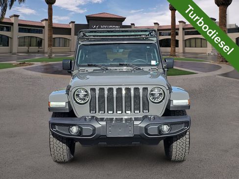 Used 2020 Jeep Wrangler Unlimited Sahara AWD/4WD image 3