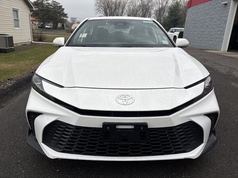 Certified 2025 Toyota Camry SE image 9