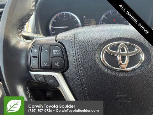 Used 2019 Toyota Highlander XLE w/ Carpet Mat Package (TMS) AWD/4WD image 27