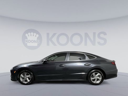 Used 2021 Hyundai Sonata SE image 2