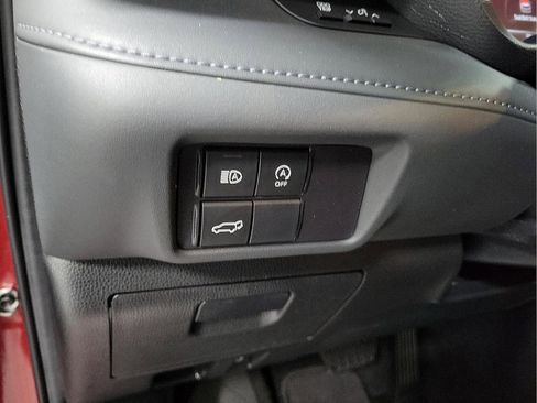 Used 2023 Toyota Highlander XSE FWD image 12