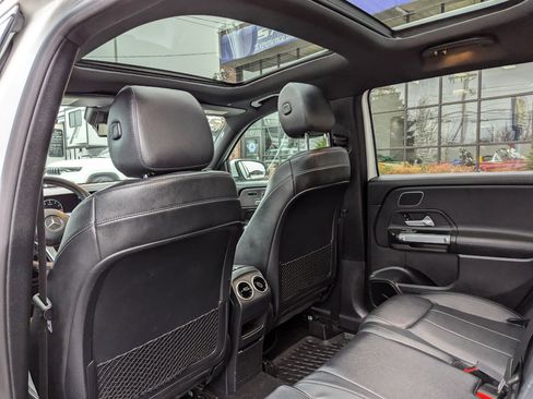 Used 2021 Mercedes-Benz GLB 250 4MATIC image 38