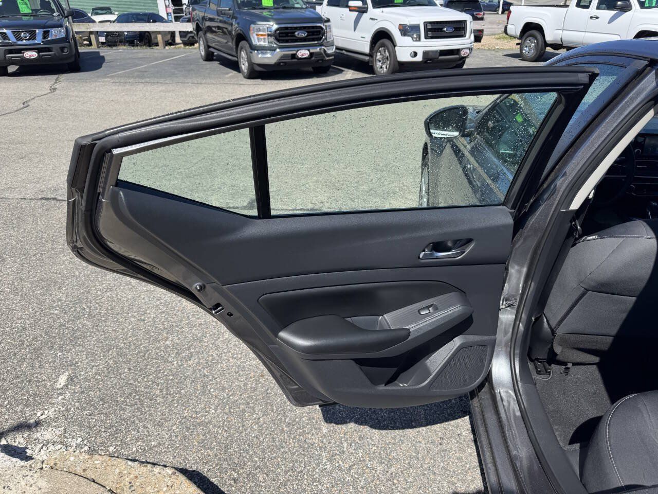 Used 2022 Nissan Altima 2.5 S FWD image 27