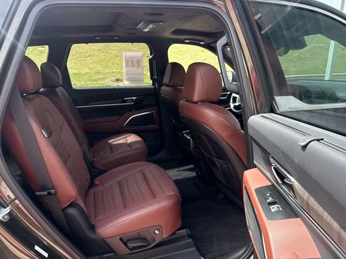 Used 2024 Kia Telluride SX Prestige AWD/4WD image 25