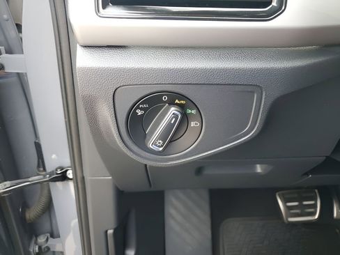 Used 2023 Volkswagen Atlas Cross Sport SEL Premium R-Line image 32