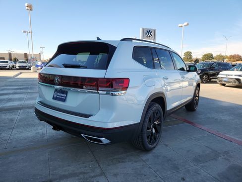 New 2026 Volkswagen Atlas SE image 7