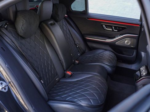 Used 2022 Mercedes-Benz S 580 4MATIC Sedan w/ AMG Line Package image 25