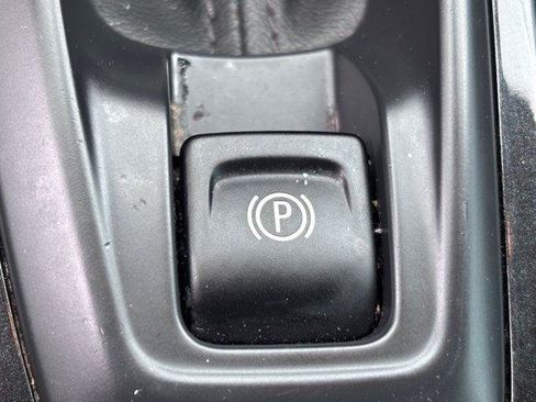 Used 2023 Chevrolet TrailBlazer LS FWD image 32