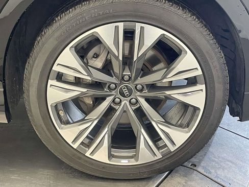 Certified 2025 Audi Q8 Premium w/ Black Optic Package AWD/4WD image 14