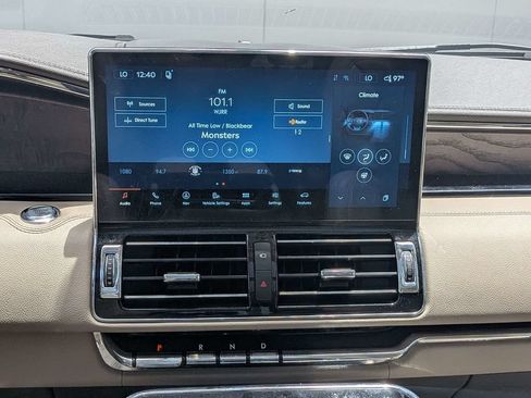 Certified 2024 Lincoln Navigator Reserve AWD/4WD image 21