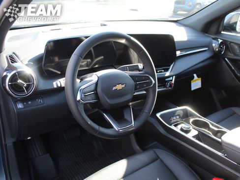 New 2026 Chevrolet Equinox LT w/ Convenience Package II image 11