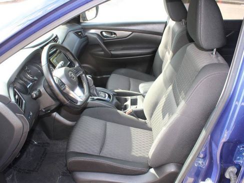 Used 2020 Nissan Rogue SV FWD image 10