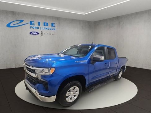 Used 2022 Chevrolet Silverado 1500 LT w/ Protection Package image 5