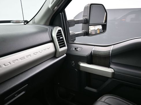 Used 2020 Ford F250 Lariat w/ Lariat Ultimate Package AWD/4WD image 15