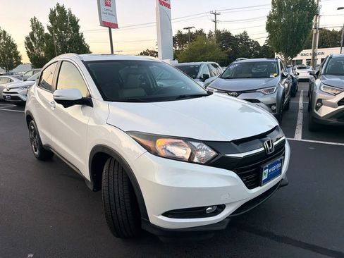 Used 2018 Honda HR-V EX-L image 3