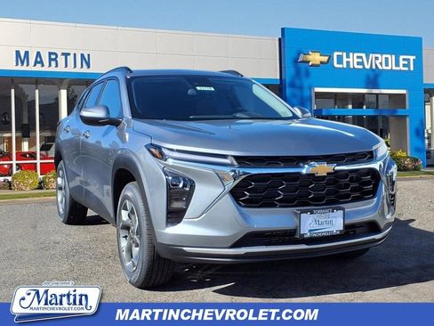 New 2025 Chevrolet Trax LT w/ Driver Confidence Package image 1
