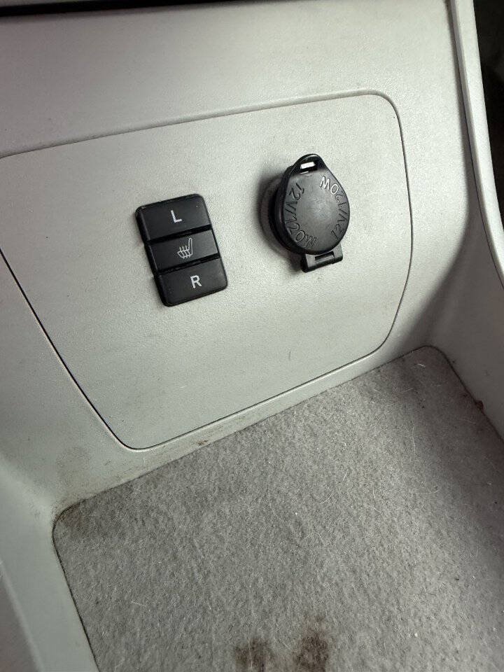 Used 2010 Toyota Prius One FWD image 18