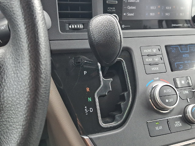 Used 2019 Toyota Sienna LE FWD image 15