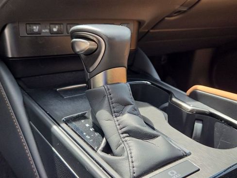 Used 2024 Lexus ES 350 w/ Premium Package FWD image 21