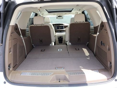 Used 2023 GMC Yukon Denali AWD/4WD image 16