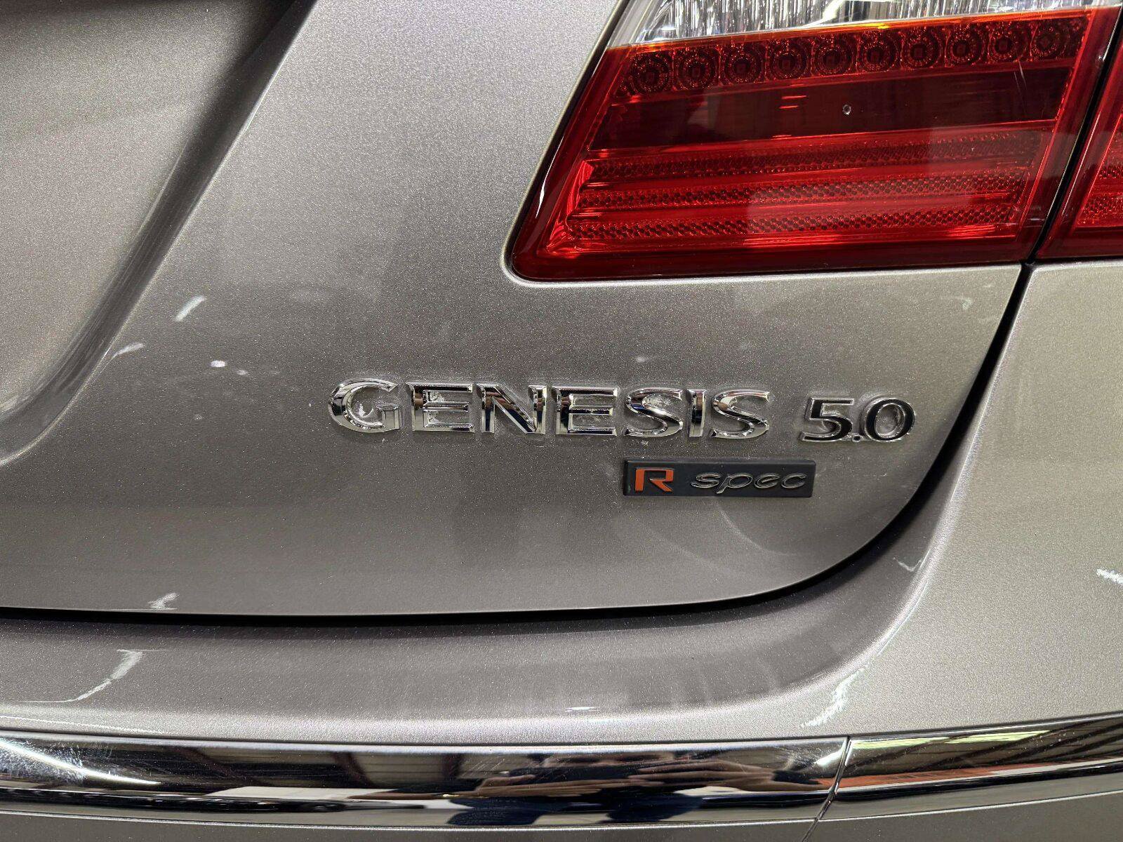 Used 2013 Hyundai Genesis 5.0 R-Spec RWD image 15