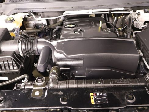 Used 2022 Chevrolet Colorado W/T w/ Custom Special Edition RWD image 18