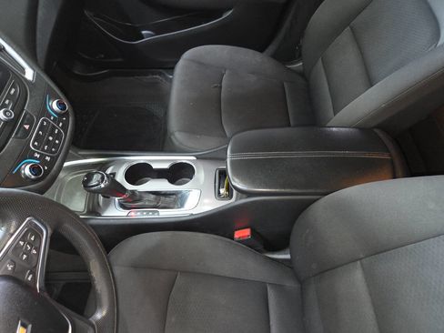 Used 2019 Chevrolet Malibu LT FWD image 17