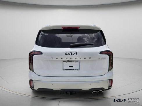 Certified 2024 Kia Telluride EX w/ EX Captain's Chair Package FWD image 6