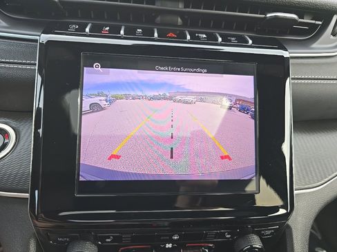 Certified 2025 Jeep Grand Cherokee Altitude image 28