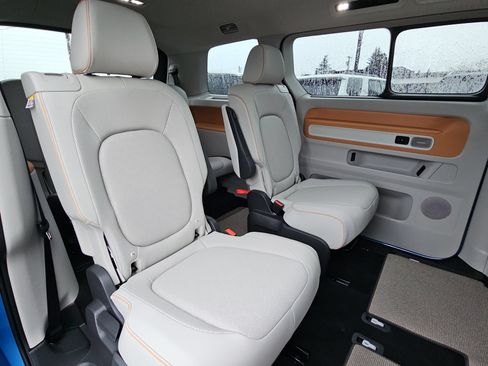 New 2025 Volkswagen ID. Buzz Pro S Plus AWD/4WD image 29