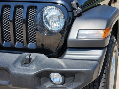 Used 2022 Jeep Wrangler Sport AWD/4WD image 10