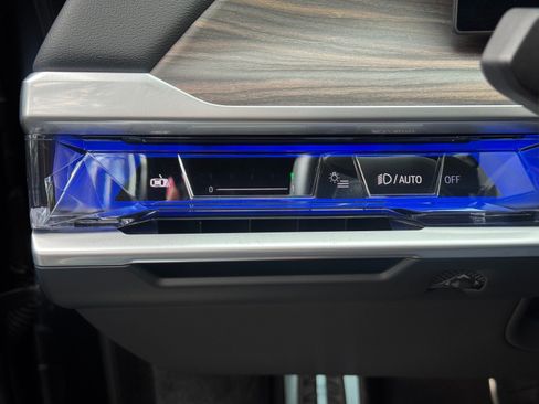 Used 2023 BMW i7 xDrive60 w/ Executive Package 2 AWD/4WD image 20
