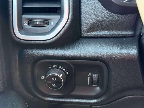 Used 2025 RAM 2500 Big Horn AWD/4WD image 19