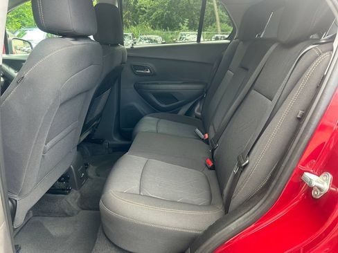 Used 2020 Chevrolet Trax LT AWD/4WD image 26