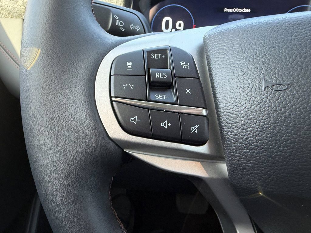 New 2026 Ford Explorer Active w/ Active Comfort Package RWD image 31