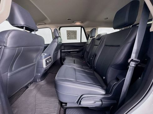 Used 2023 Ford Expedition XLT image 22