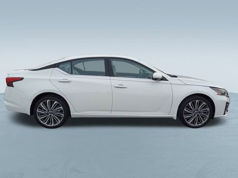 Used 2024 Nissan Altima 2.5 SL image 10