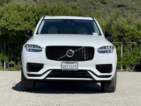 Used 2023 Volvo XC90 T8 Ultimate w/ Lounge Package image 3