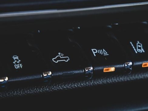 Used 2018 Chevrolet Silverado 2500 High Country w/ Duramax Plus Package image 18