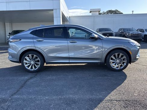 New 2026 Buick Envista Avenir image 2