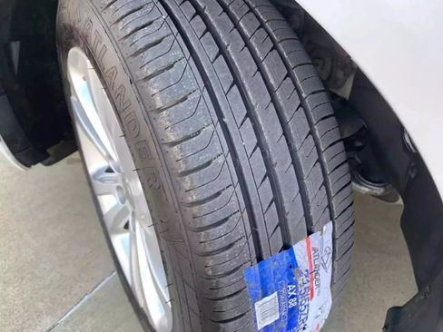 Used 2015 Chrysler 200 Limited image 13