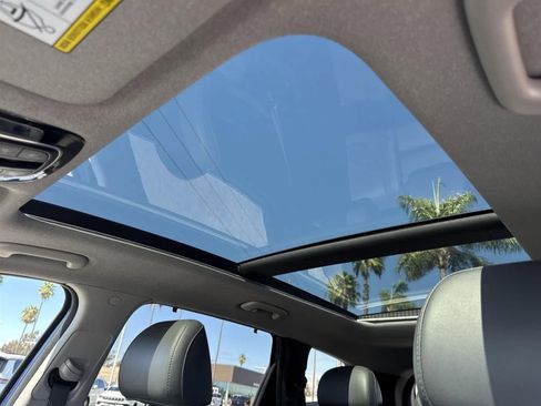 Used 2023 Hyundai Santa Fe Limited image 8