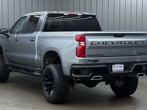 Used 2026 Chevrolet Silverado 1500 Custom Trail Boss w/ LPO, Dark Essentials Package AWD/4WD image 3