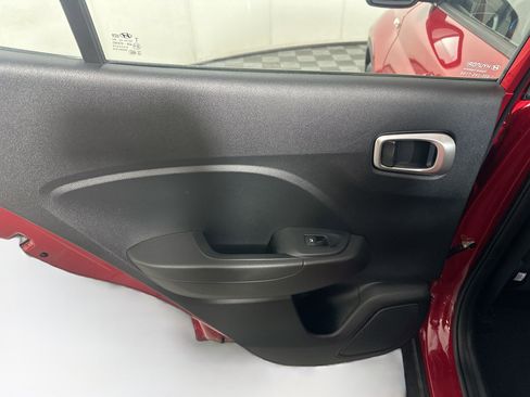 Used 2023 Hyundai Venue SEL image 26