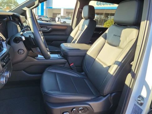 Certified 2025 GMC Yukon XL Denali image 24