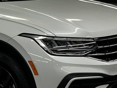 Used 2023 Volkswagen Tiguan SE w/ Panoramic Sunroof Package FWD image 39