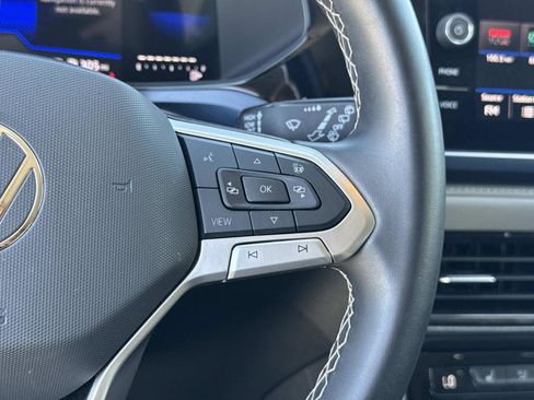 Used 2024 Volkswagen Taos SE image 30