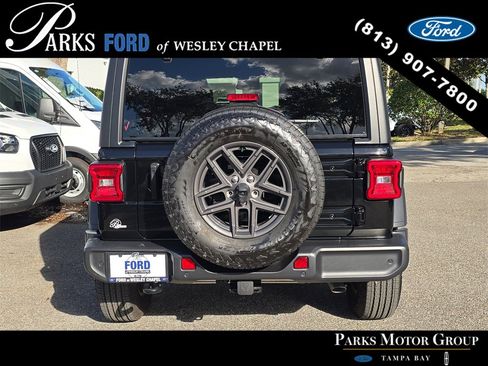 Used 2024 Jeep Wrangler Sport S image 6