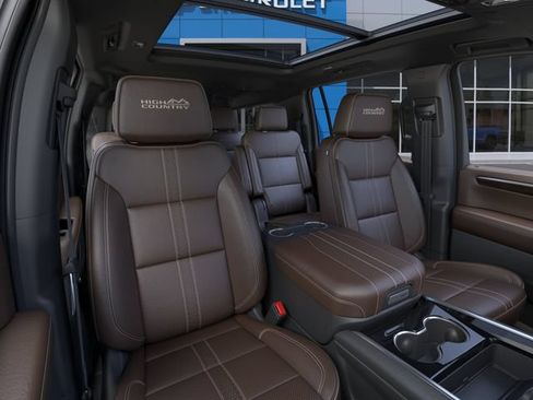 New 2026 Chevrolet Suburban High Country w/ Sun And Tow Package AWD/4WD image 17