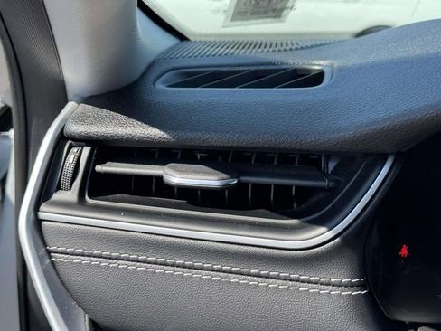 Used 2023 Jeep Grand Cherokee Laredo w/ Luxury Tech Group I AWD/4WD image 40